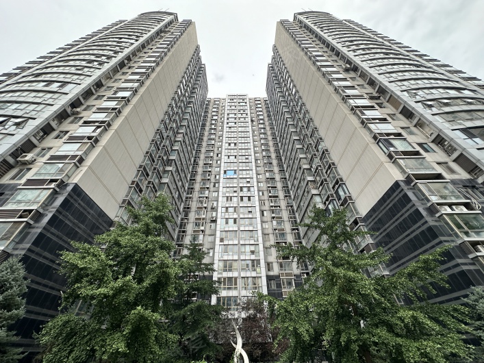 日月天地图片