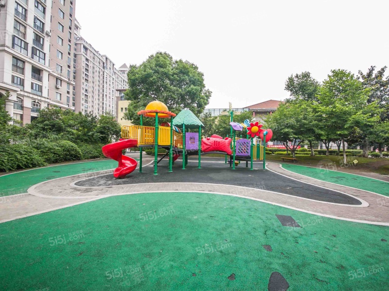 欧洲城小区隶属于苏州市园区区湖东cbd商圈优质小区,附近我爱我家门店
