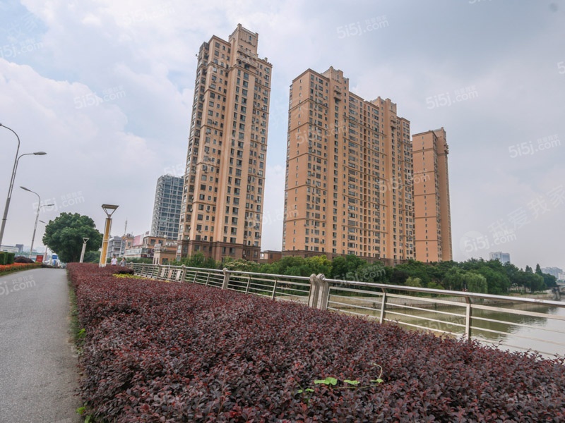 丽景国际小区隶属于苏州市吴江区松陵商圈优质小区,附近我爱我家门店