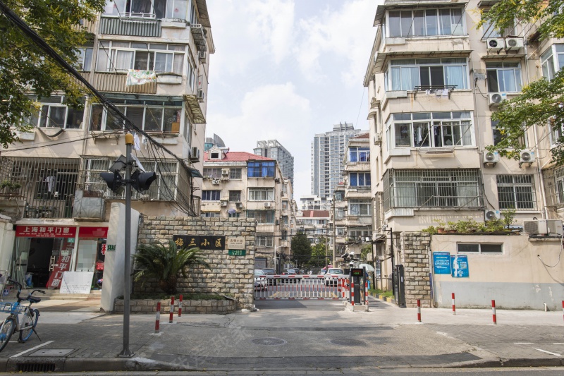 梅园三村小区隶属于上海市浦东区源深商圈优质小区,附近我爱我家门店