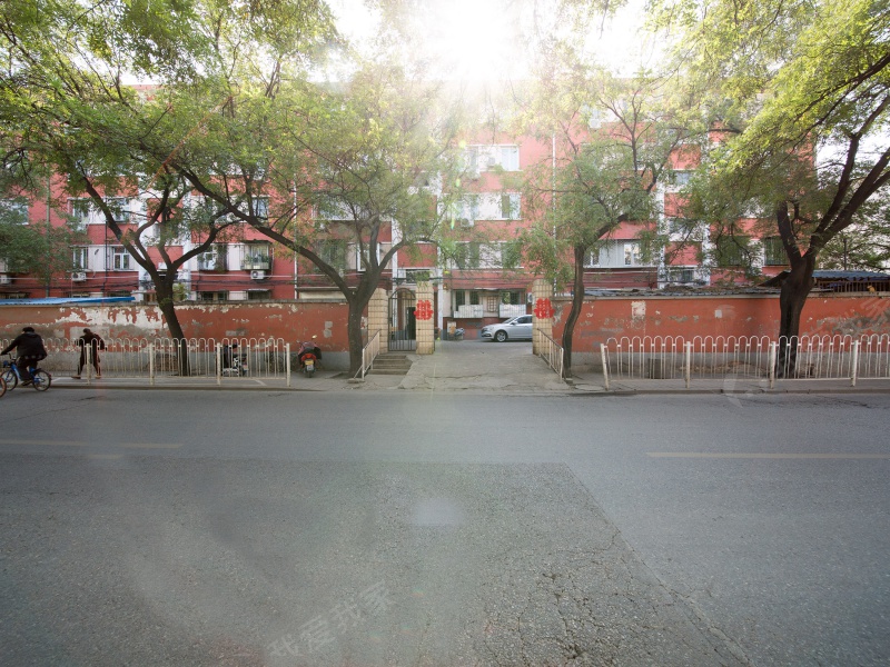 正阳大街2号楼小区隶属于北京市丰台区北大地商圈优质小区,附近我爱我