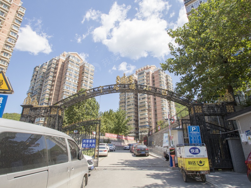广宁村小区隶属于北京市石景山区苹果园商圈优质小区,附近我爱我家