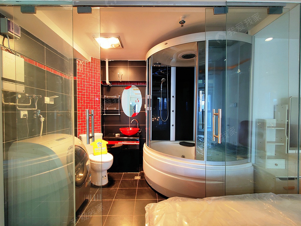 丽都东镇,东向loft房间大,精装采光好,随时看房,拎包入住